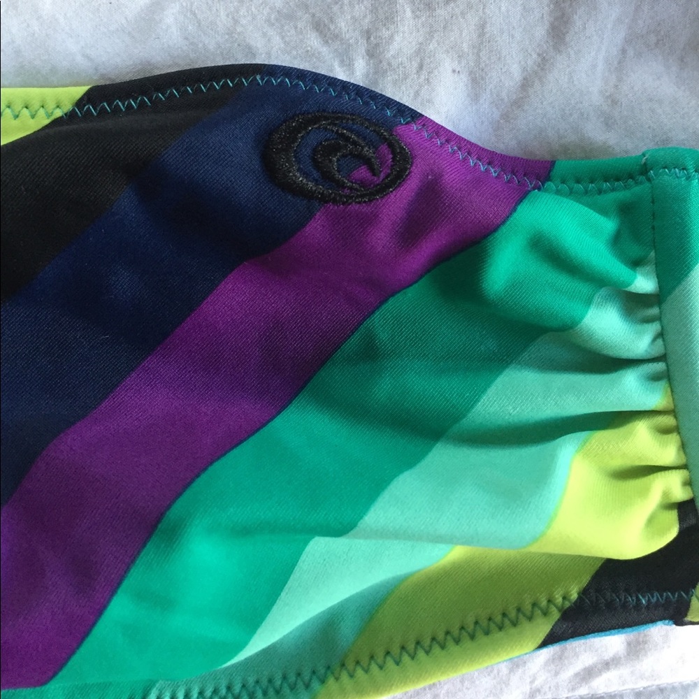 💜RIP CURL reversible bikini💜 - Picture 3 of 5